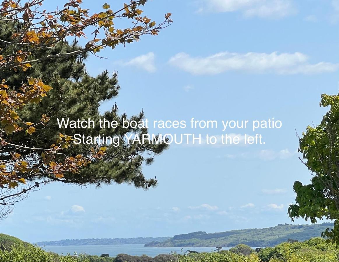 Valley View Self-Catering Coastal Bungalow In Rural West Wight Freshwater Exterior foto